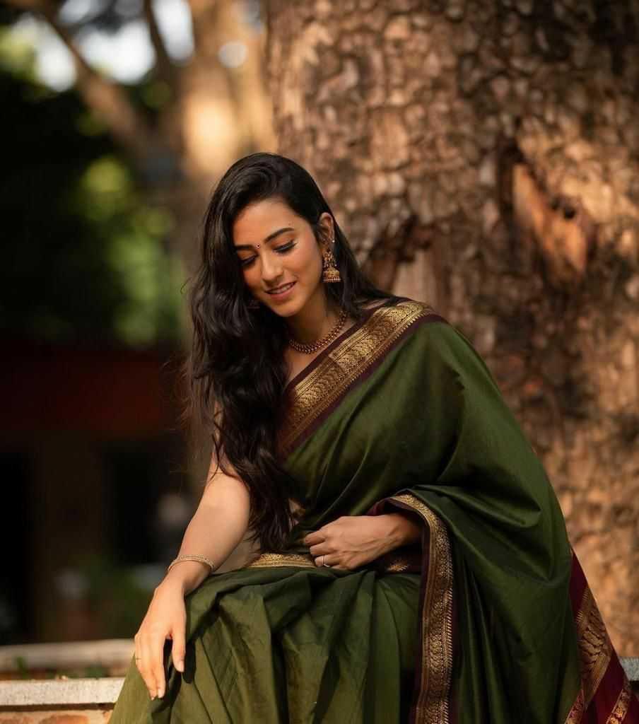 Green Soft Lichi Silk Saree with Rich Pallu & All-Over Jacquard Weaving | Designer Traditional Silk Saree - House of ViDi
