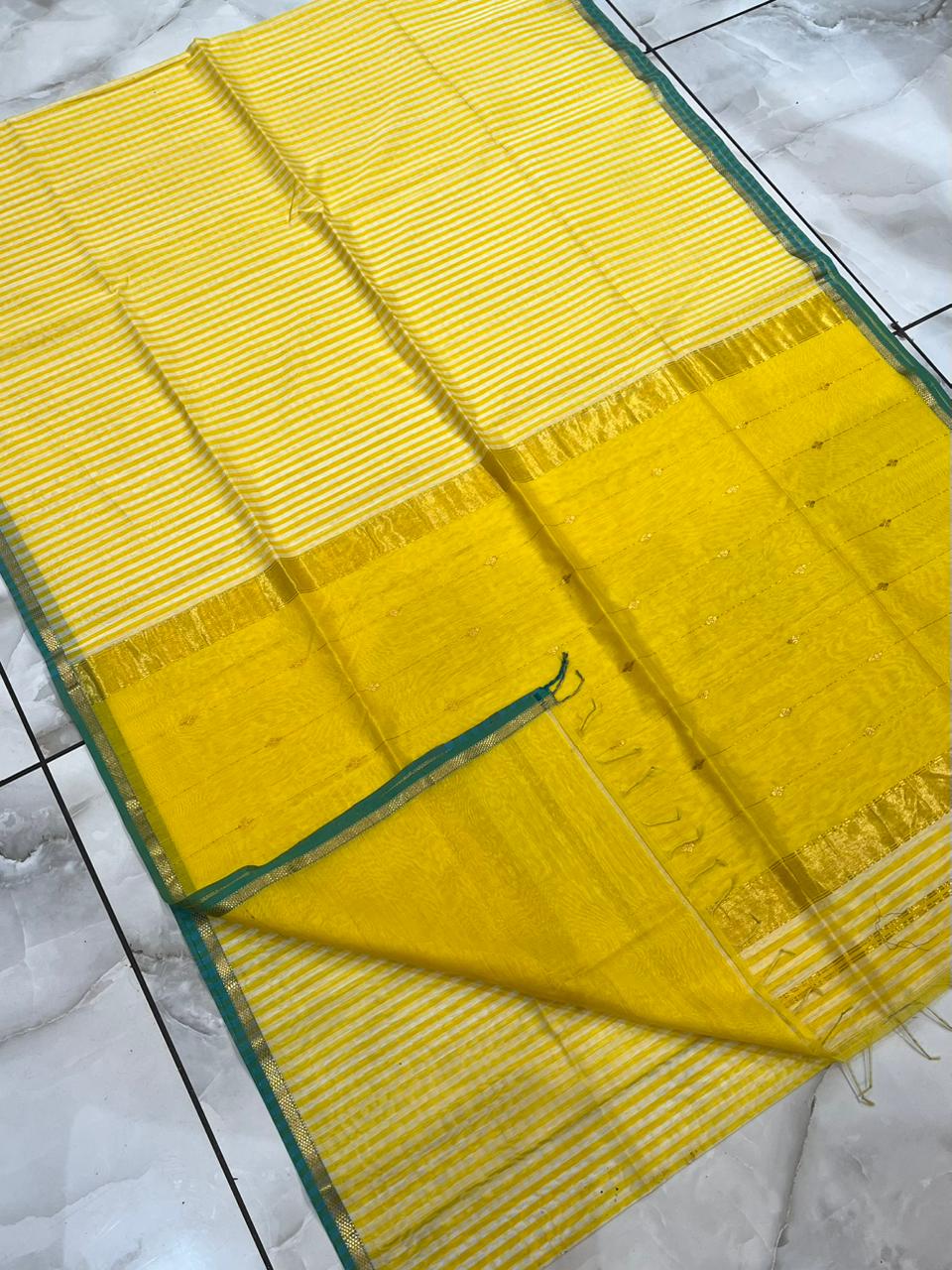 Prajakta Koli Inspired Maheshwari Handwoven Chex Buti Line Pallu Saree