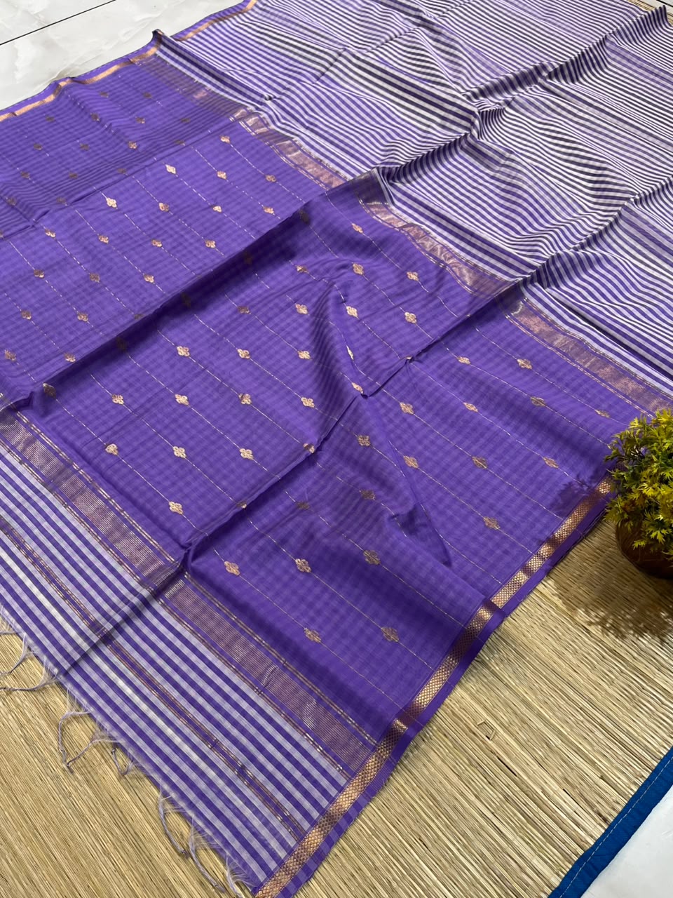 Royal Purple Maheshwari Handwoven Chex Buti Line Pallu Saree