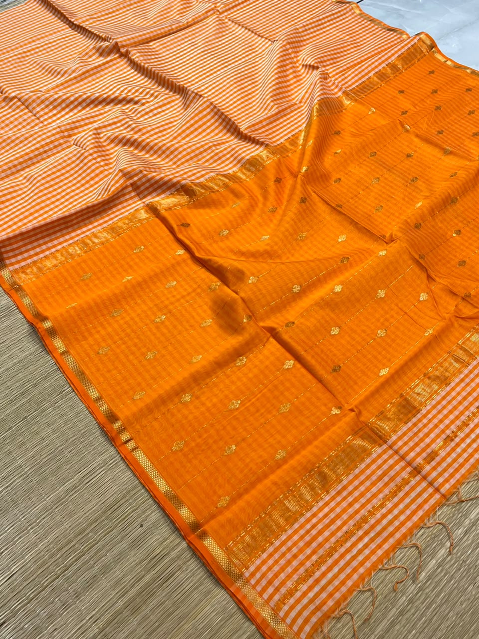 Kesari Orange Maheshwari Handwoven Chex Buti Line Pallu Saree