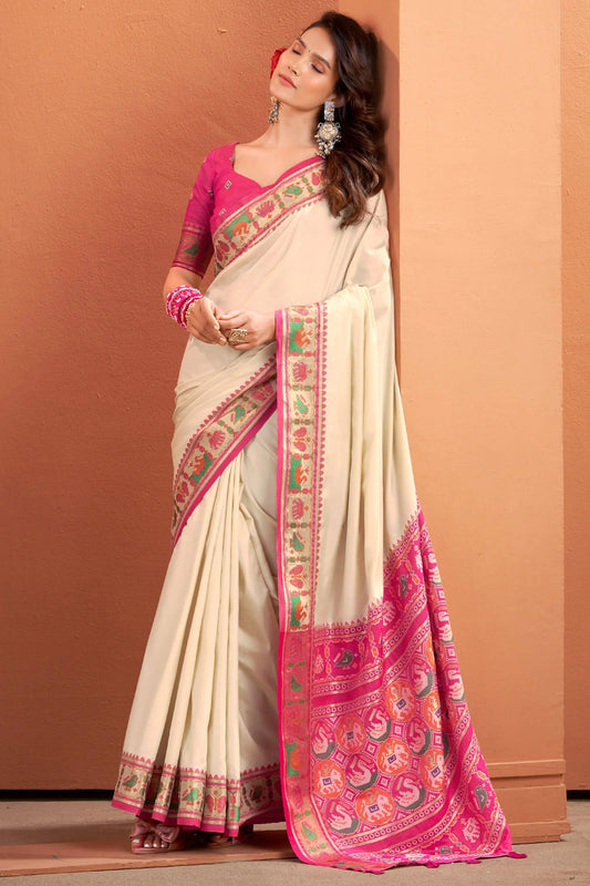 White Patola Silk Saree with Traditional Weaving Border – Elegant Festive & Party Wear Saree