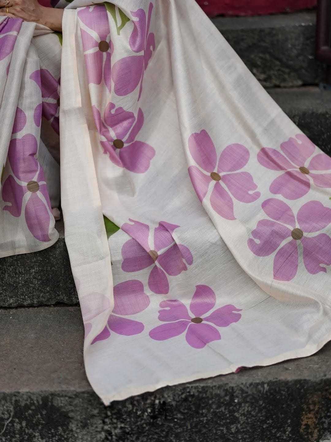 Cream Floral Linen Tissue Silk Saree with Matching Blouse | Elegant Onam & Festival Wear Saree