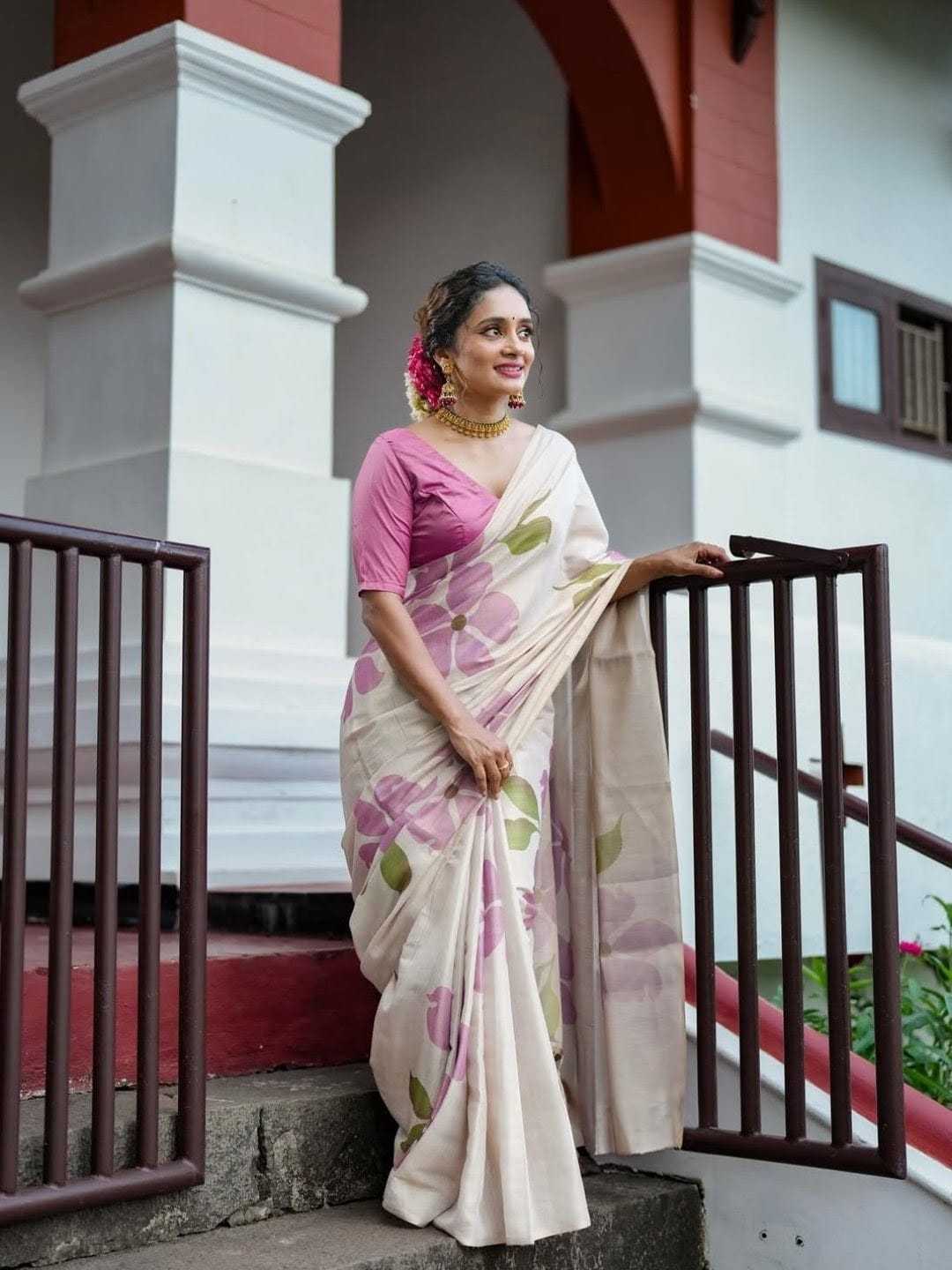 Cream Floral Linen Tissue Silk Saree with Matching Blouse | Elegant Onam & Festival Wear Saree