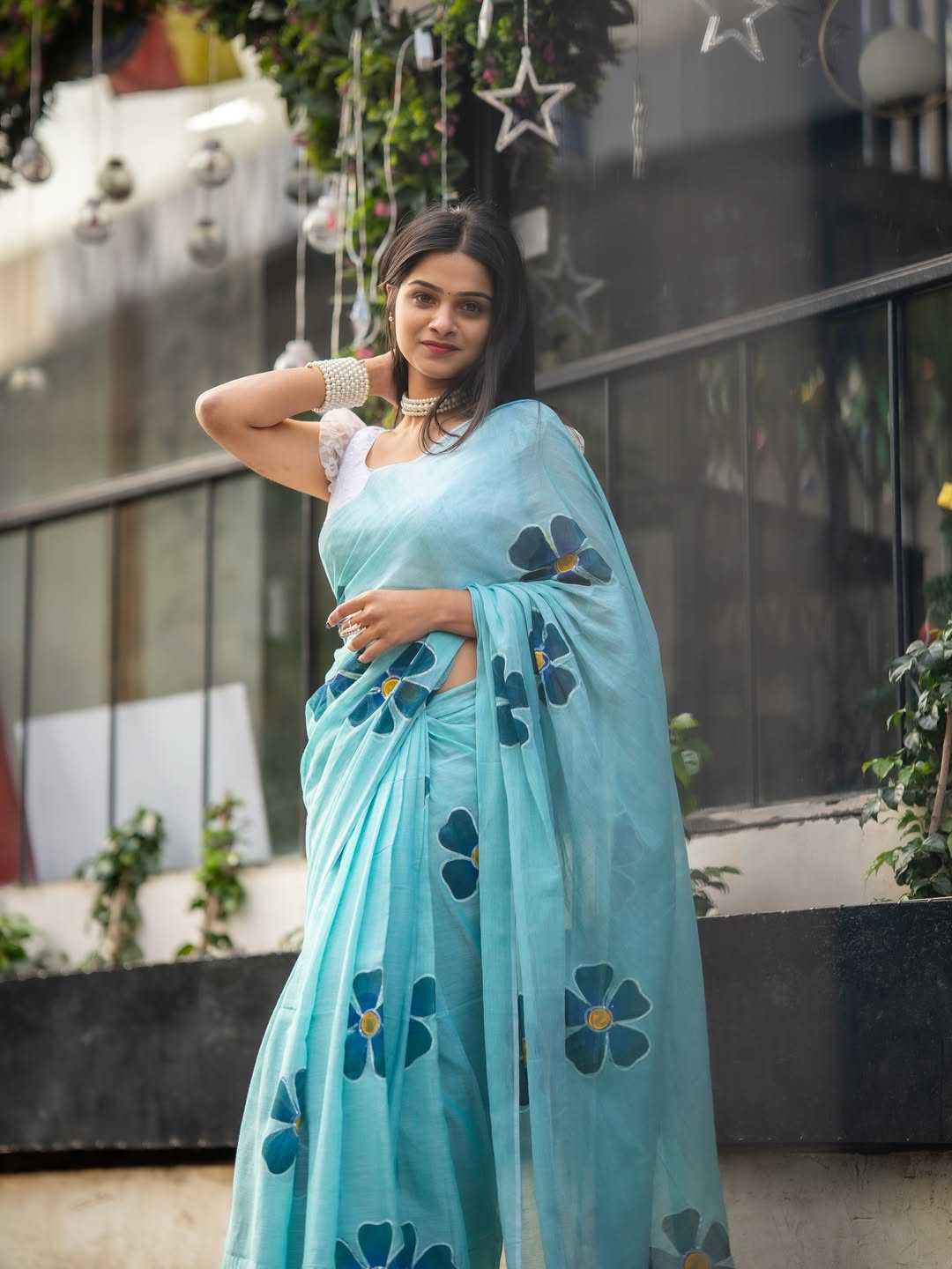 Designer Linen Saree with Floral Digital Print & Matching Blouse