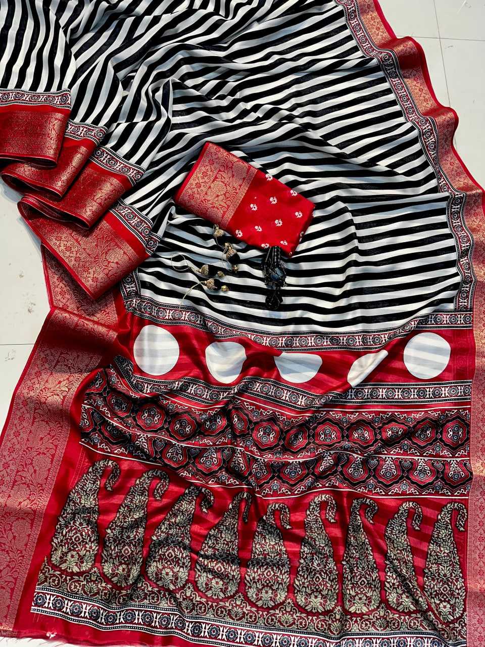 Red Soft Semi Dola Saree with Weaving Border & Contrast Blouse – Elegant Festive & Office Wear Saree