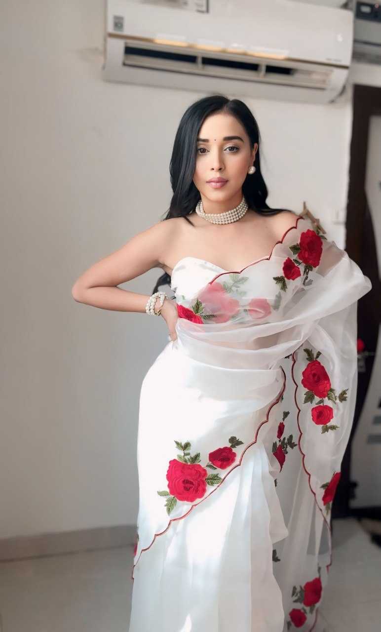 Taniya Mittal–Inspired Ready-to-Wear Organza Printed Saree with Unstitched Blouse | Designer Party Wear Saree [White]