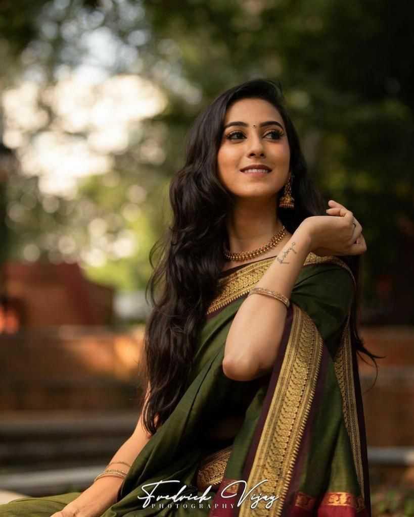 Green Soft Lichi Silk Saree with Rich Pallu & All-Over Jacquard Weaving | Designer Traditional Silk Saree - House of ViDi