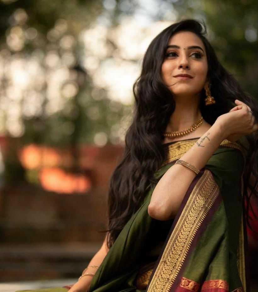 Green Soft Lichi Silk Saree with Rich Pallu & All-Over Jacquard Weaving | Designer Traditional Silk Saree - House of ViDi