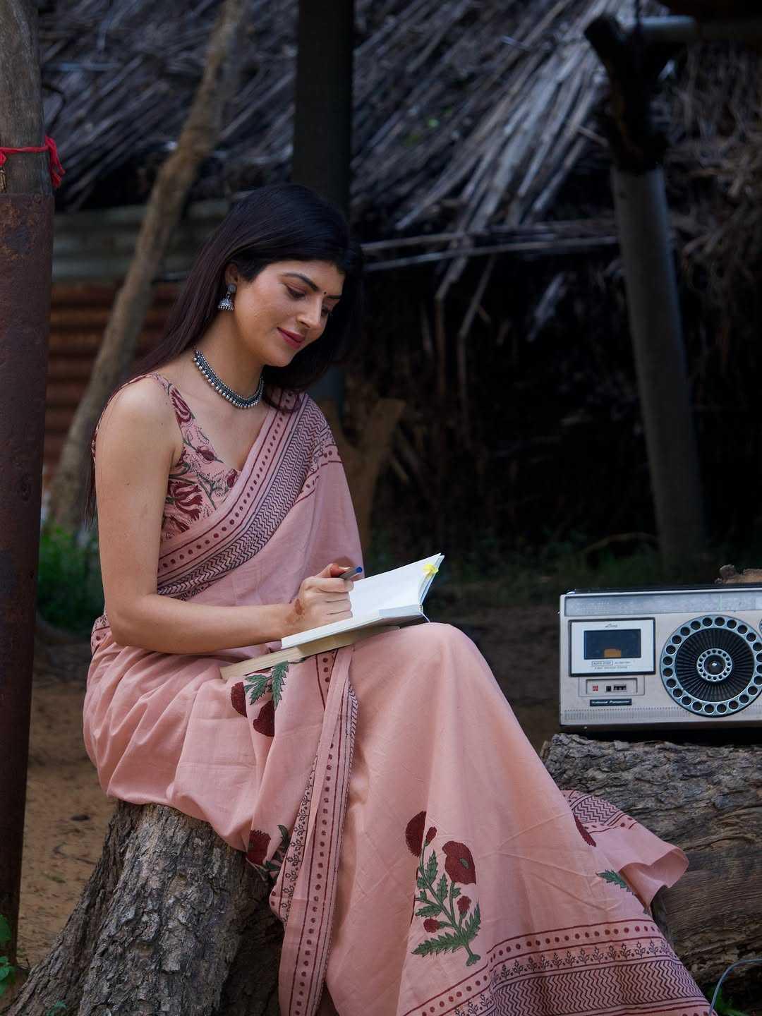 Printed Linen Festive Saree with Digital Blouse [Blush Pink] - House of ViDi