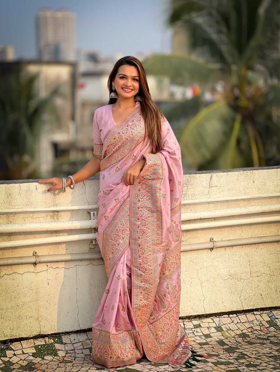 Luxury Pashmina Silk Saree with Golden Zari Work - Traditional Indian Wedding Saree with Unstitched Blouse Piece [Light Pink] - House of ViDi