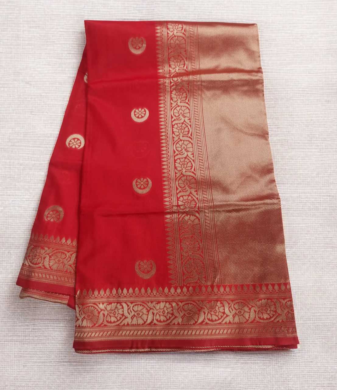 Sonakshi Sinha Inspired Soft Lichi Silk Saree with Jacquard Weaving & Rich Pallu – Timeless Ethnic Elegance - House of ViDi