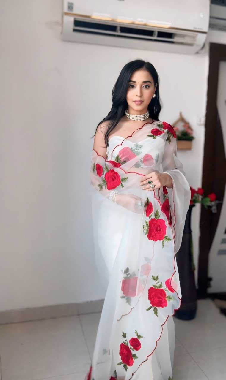 Taniya Mittal–Inspired Ready-to-Wear Organza Printed Saree with Unstitched Blouse | Designer Party Wear Saree [White]