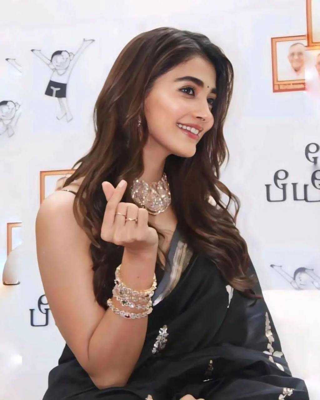 Pooja Hegde Soft Lichi Silk Saree with Jacquard Weaving – Celebrity-Inspired Elegance with Contrast Blouse - House of ViDi