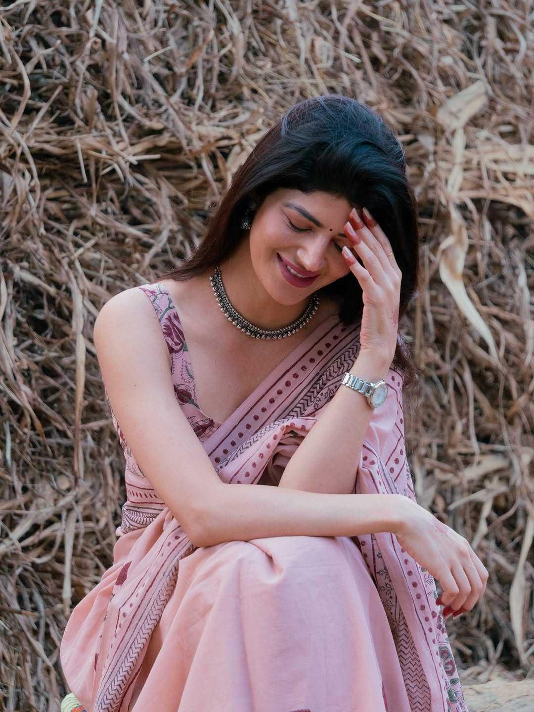 Printed Linen Festive Saree with Digital Blouse [Blush Pink] - House of ViDi