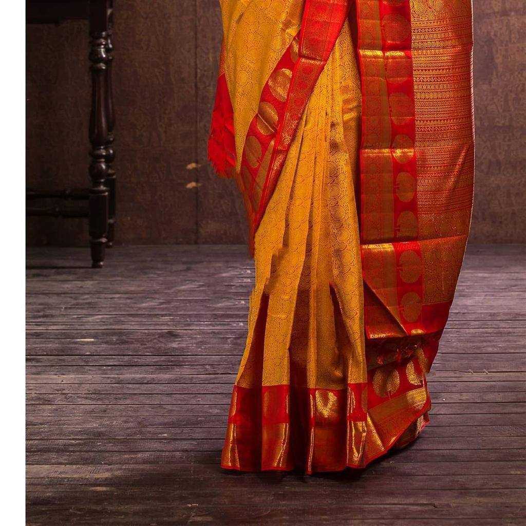 Soft Lichi Silk Saree with Rich Jacquard Weaving & Contrast Border – Perfect for Weddings & Festive Wear