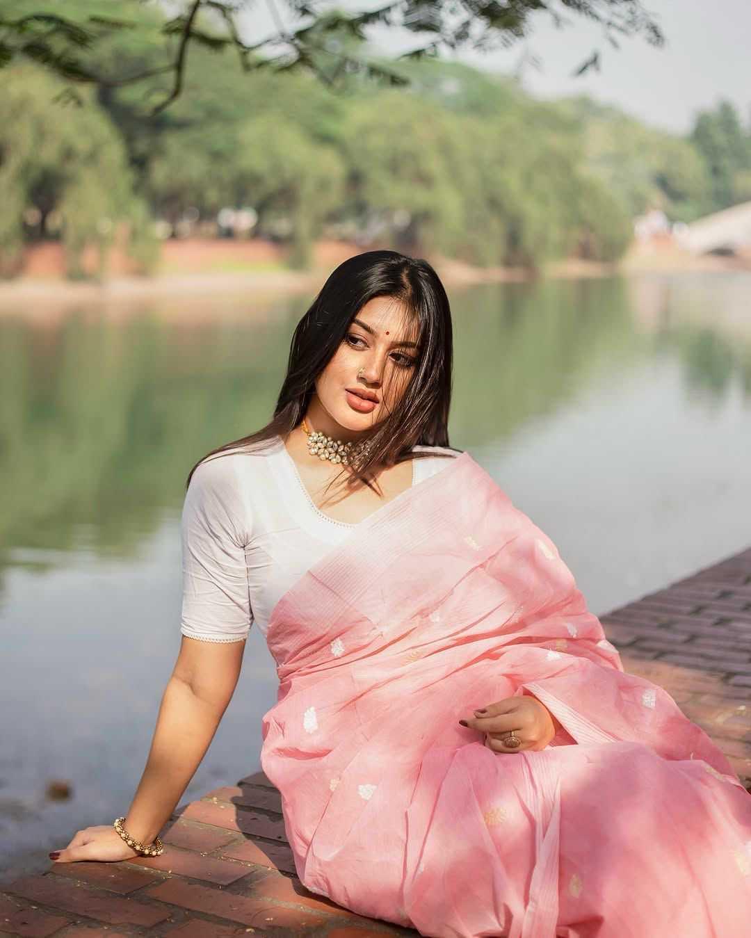 Pink Linen Slab Saree with Jacquard Weaving & Rich Pallu - House of ViDi