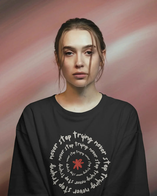 Oversized "Never Stop Trying" Graphic T-Shirt - House of ViDi