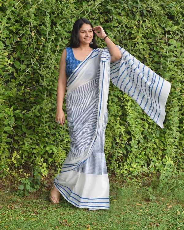 White Premium Linen Digital Printed Saree with Rich Pallu & Lace Border - House of ViDi